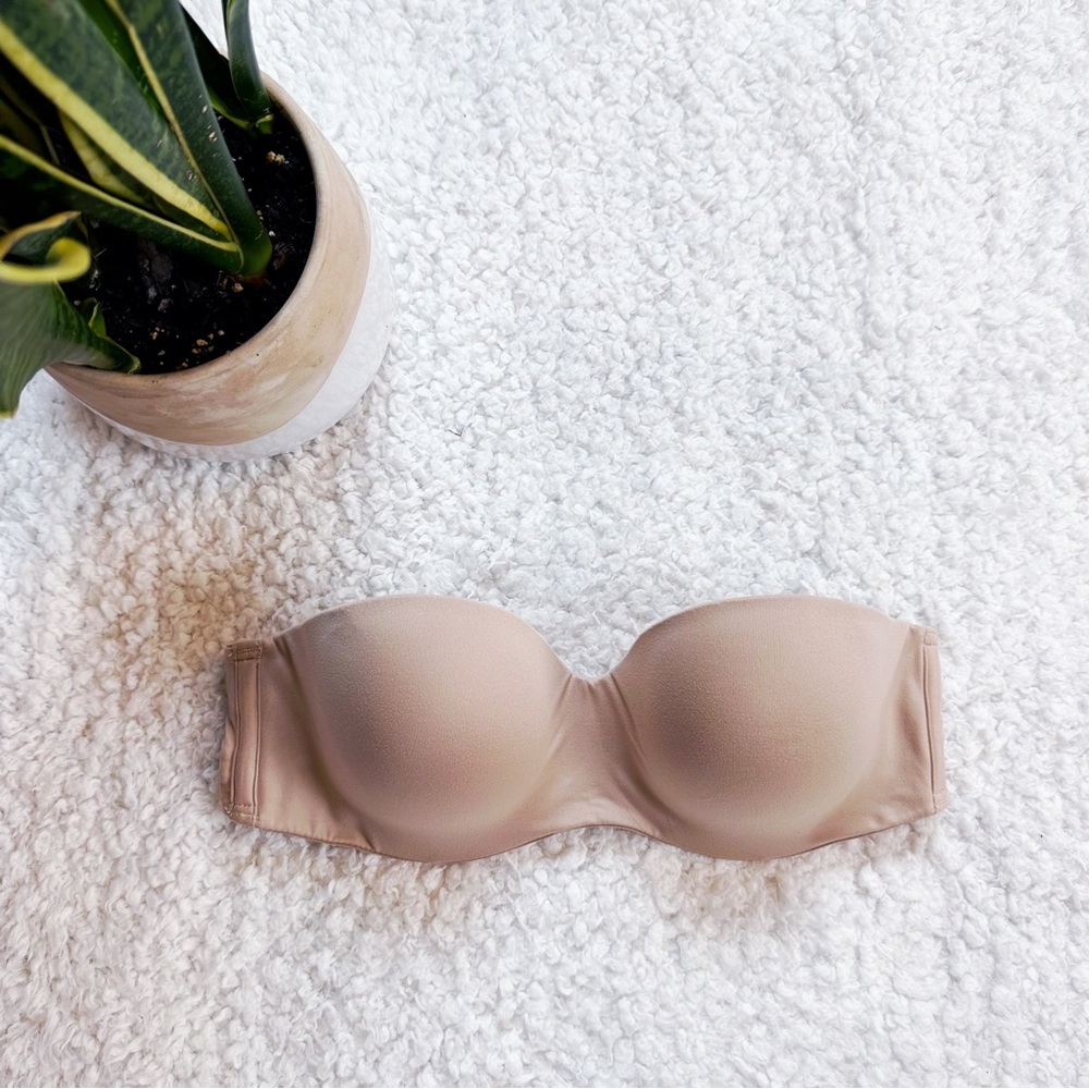 Victoria’s Secret strapless bra